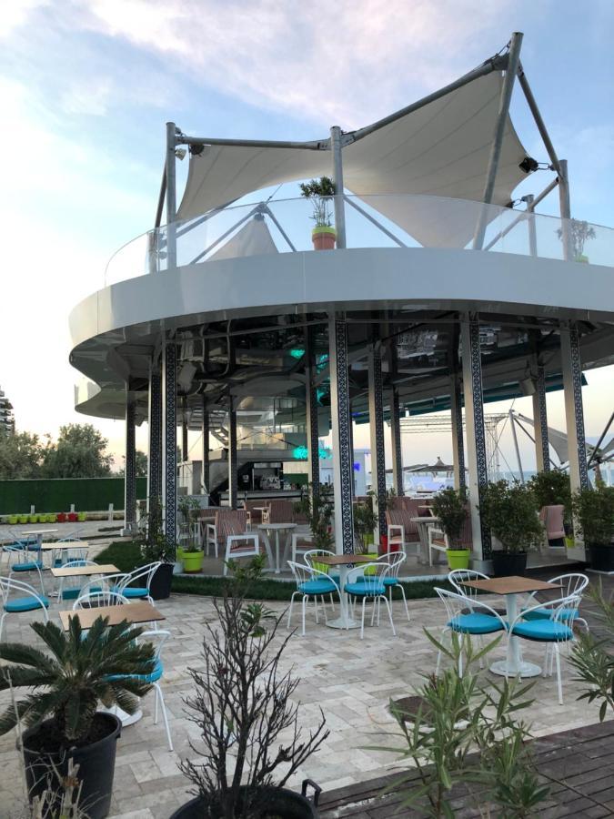 Lotus Northsea Apartment Mamaia Buitenkant foto